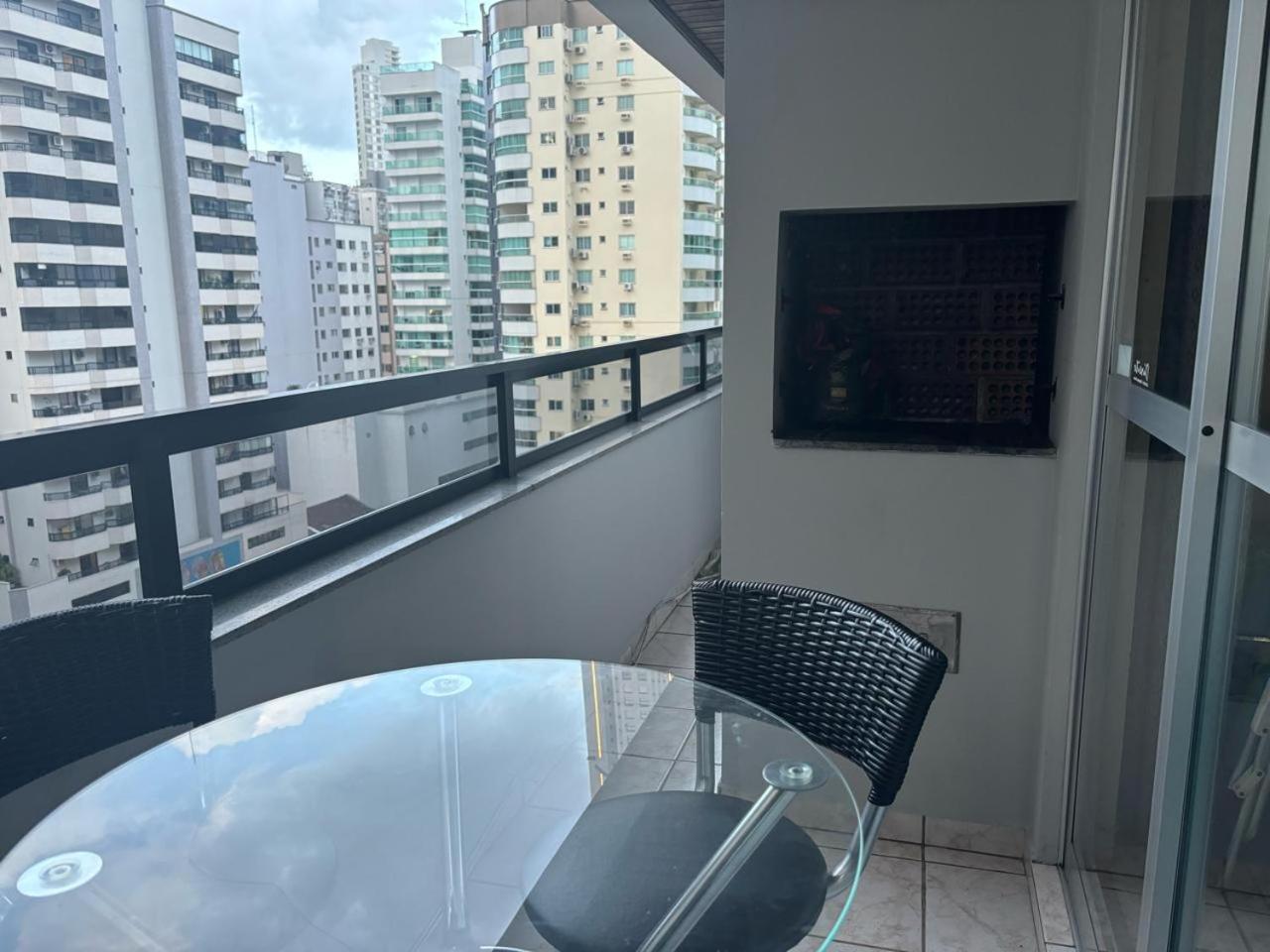 Apartamento 2 Quartos Central Diferenciado Daire Balneario Camboriu Dış mekan fotoğraf